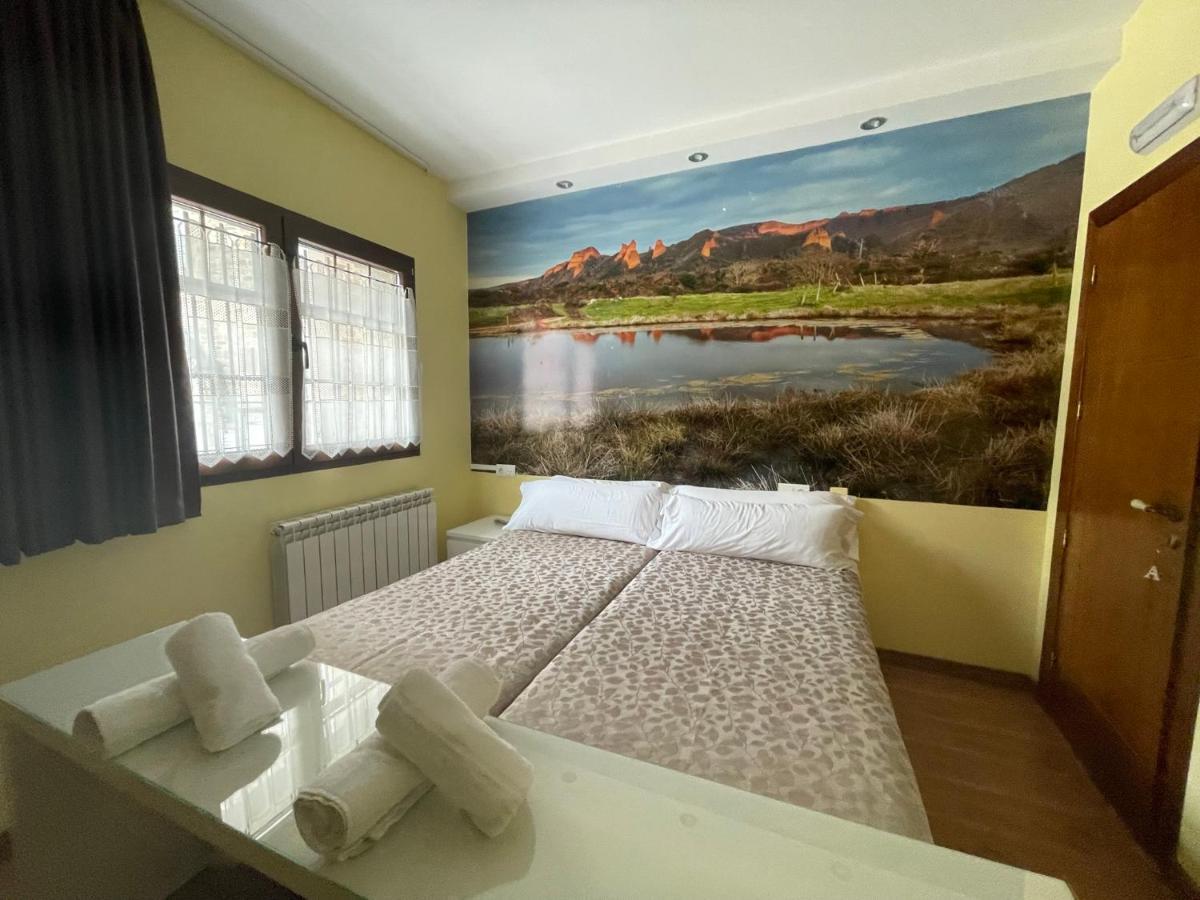 The Way Hotel Molinaseca Bagian luar foto