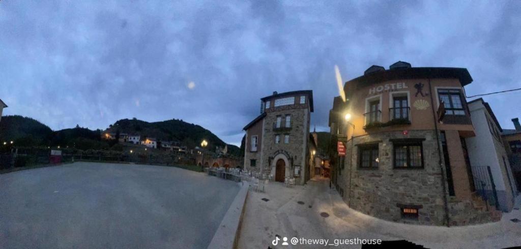 The Way Hotel Molinaseca Bagian luar foto