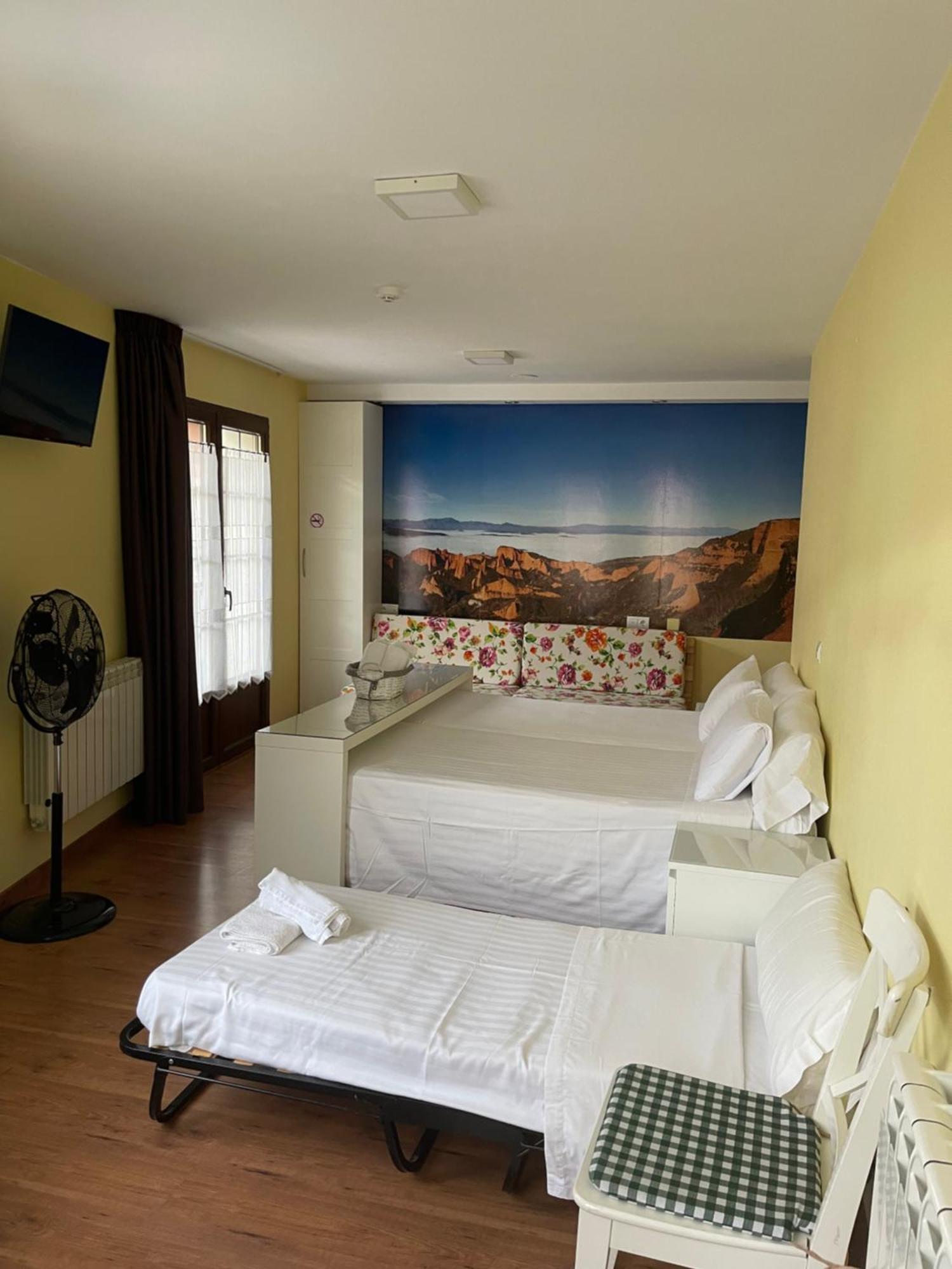 The Way Hotel Molinaseca Bagian luar foto