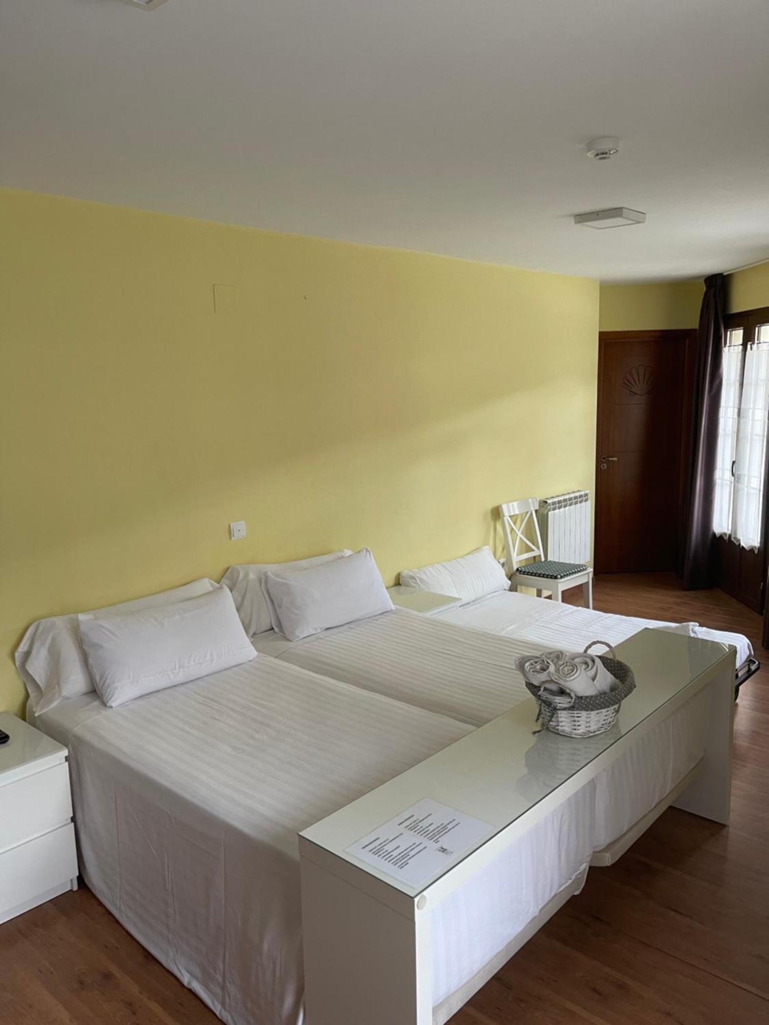The Way Hotel Molinaseca Bagian luar foto