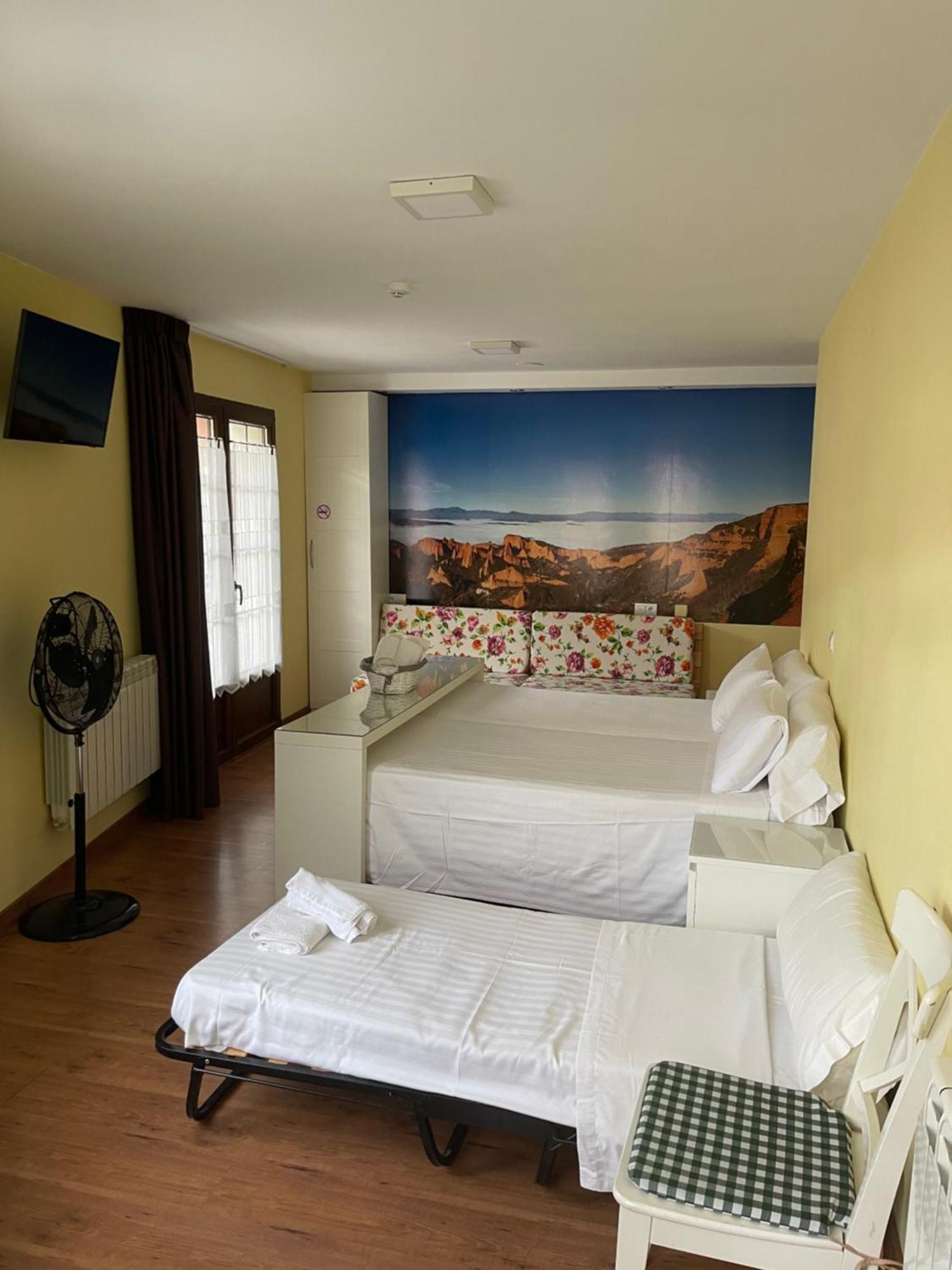The Way Hotel Molinaseca Bagian luar foto