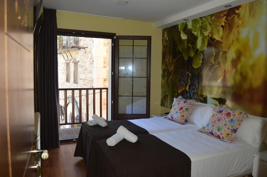 The Way Hotel Molinaseca Bagian luar foto