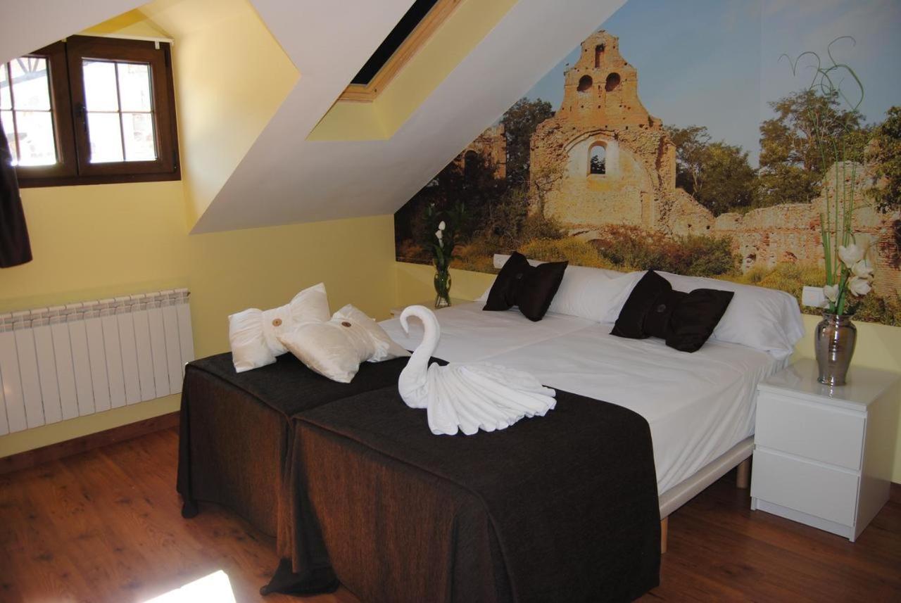 The Way Hotel Molinaseca Bagian luar foto